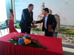 Додик у Пекингу: Потписан споразум са компанијом „Хуавеј“