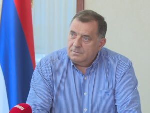 Додик: Комшић још није преболио слом режима Mила Ђукановића