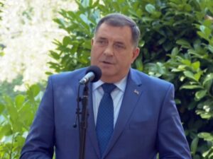 Додик: Предсједништво не може „дићи“ војску против Српске
