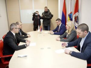 Предсједница Српске: Увјерена сам да ће Прњавор наставити путем развоја