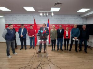 Додик: Србија неће стати иза санкција; Састанак са Вучићем послије празника
