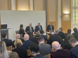 Додик на панел дискусији у Бечу: Очекујемо да након 21. марта БиХ престане бити колонија међународне управе